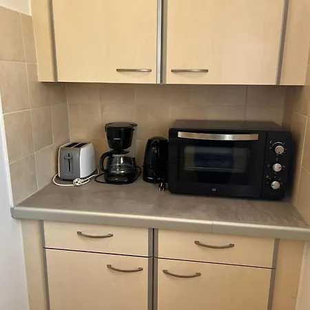 2 Pieces Avec Balcon Et Terrasse - A 50m - Clim, Wifi, Parking - Fr-1-466a-17 *