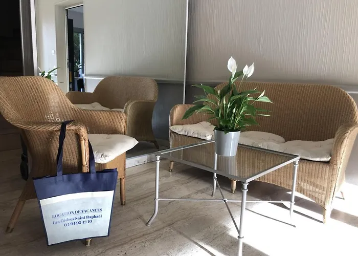 2 Pieces Avec Balcon Et Terrasse - A 50m - Clim, Wifi, Parking - Fr-1-466a-17 דירה Saint-Raphaël